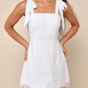 Lovable Aesthetic White Embroidered Tie-Strap Lulu Dress NWT --- Size S